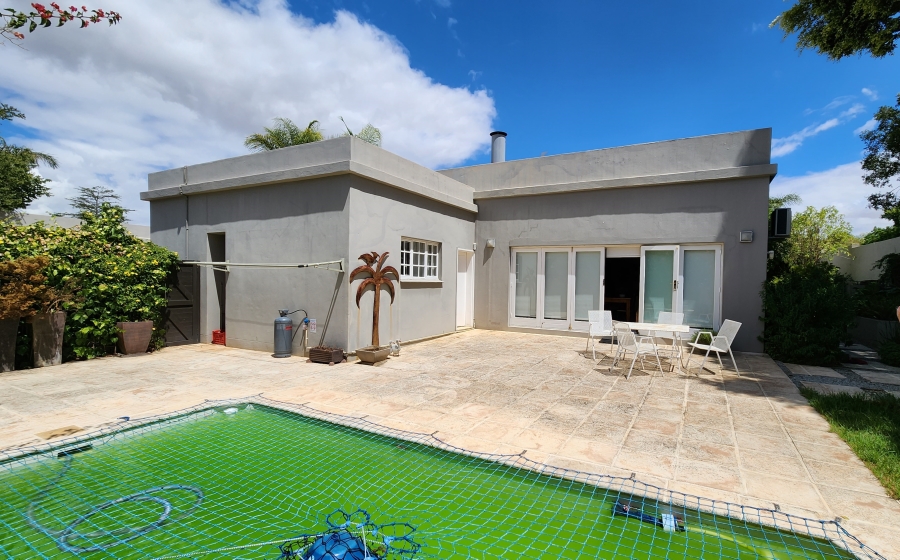 6 Bedroom Property for Sale in Panorama Western Cape
